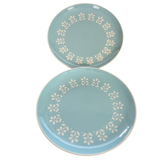 Harkerware Oven Dishwasher Proof Blue Floral 7" Round Plates Small Set of 2 - Picture 4 of 16